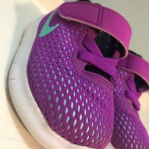 TODDLER NIKE SNEAKERS